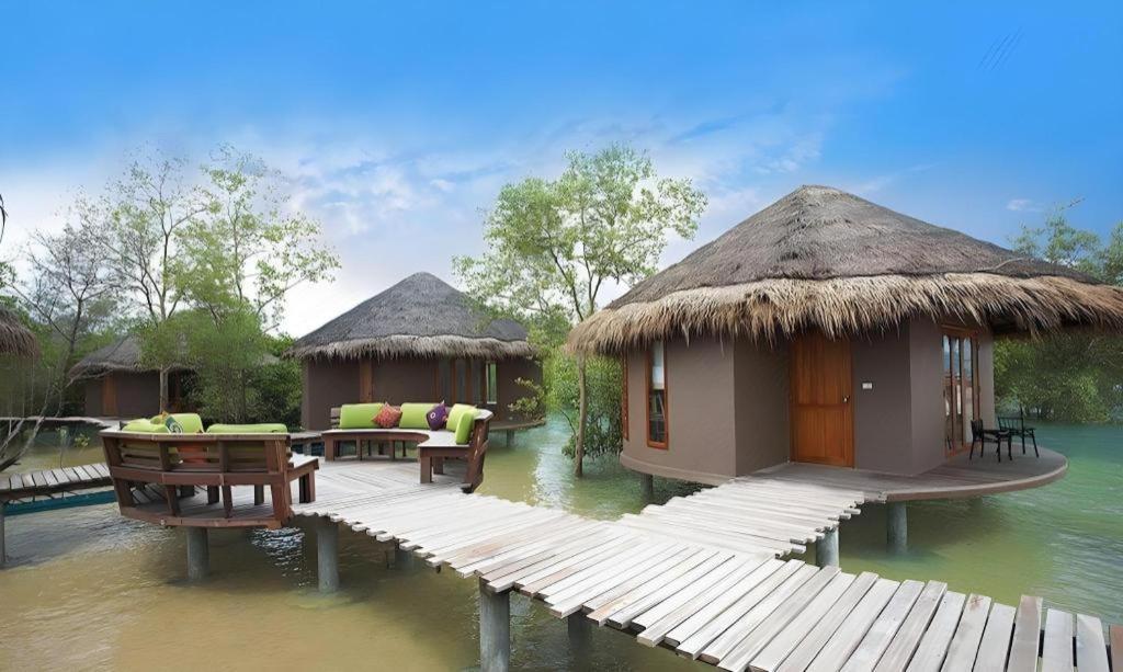 The Blue Sky Resort@ Koh Payam Koh Phayam Exterior photo