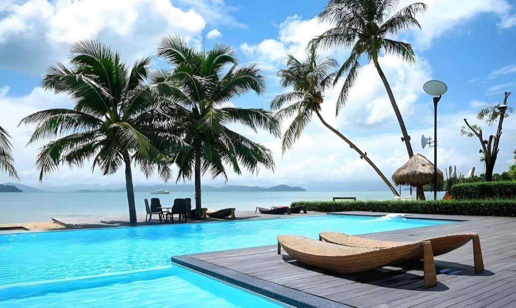 The Blue Sky Resort@ Koh Payam Koh Phayam Exterior photo